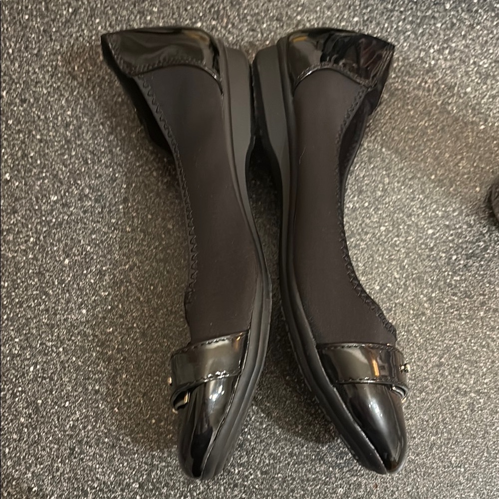Dexflex Comfort Black Flats with Patent Toe - Picture 2 of 5
